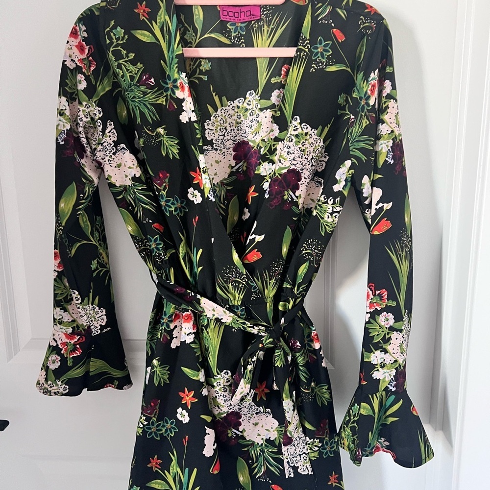 Floral Satin Long Sleeve Romper Size 10 - Picture 6 of 11